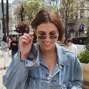 Meet your Posher, Madeline